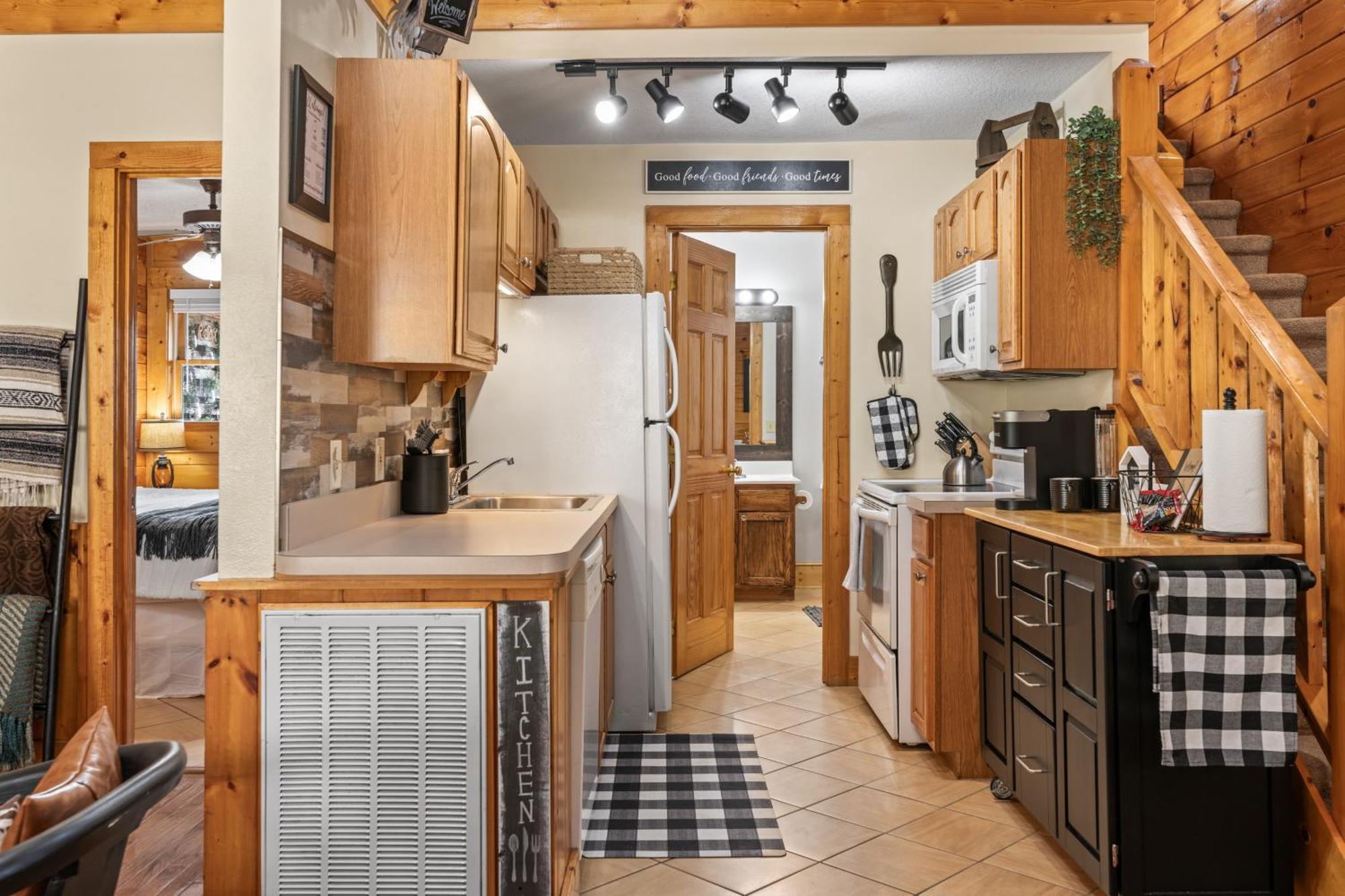 Cozy Cabin In The Smokies!!! Fully Furnished And Complete With Community Indoor And Outdoor Pools And Spas, Game And Fitness Rooms As Well As A Private Hot Tub Pigeon Forge Buitenkant foto